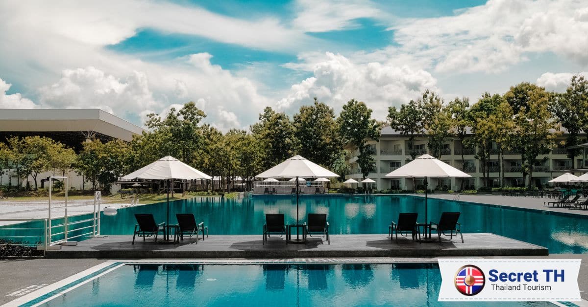 9. Tharaburi Resort