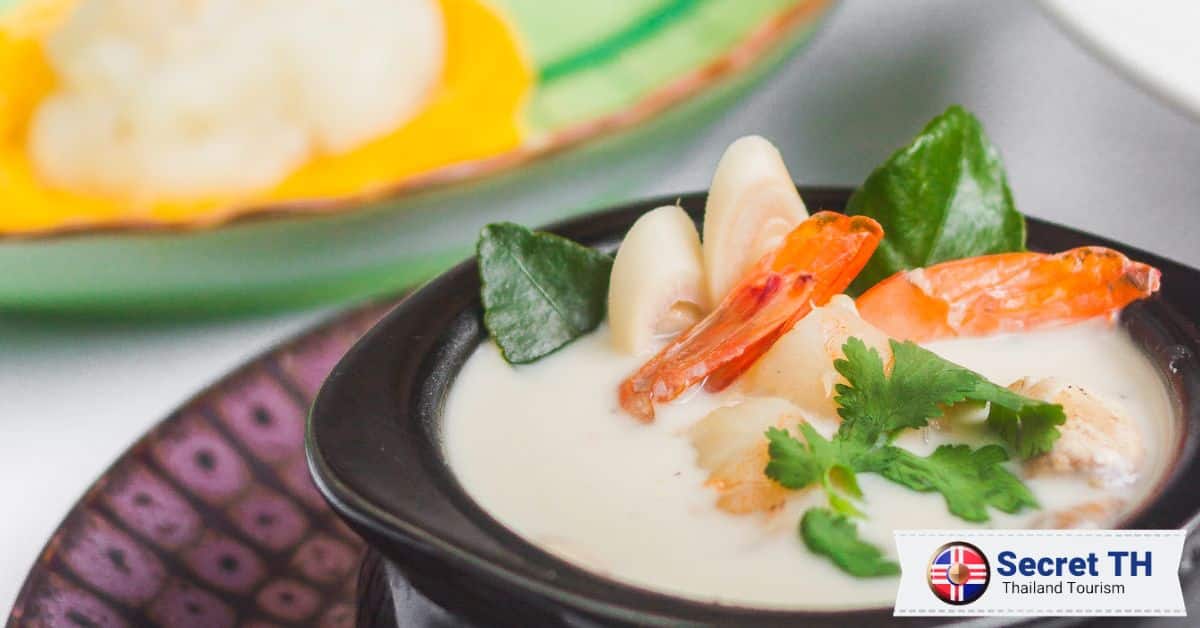 14. Giao Thom Kha (Coconut Soup)