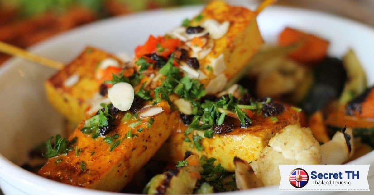 1. Vegan Society Restaurant & Homestay