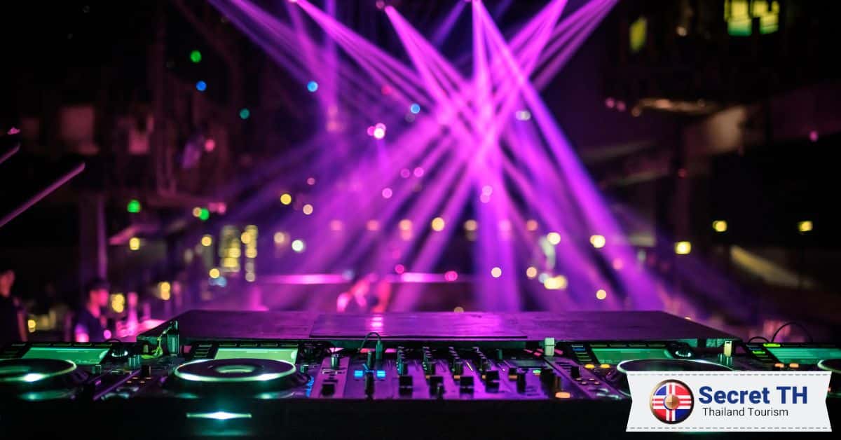 4. Simon Cabaret Phuket