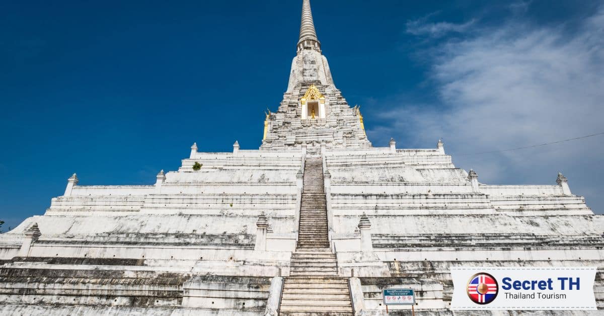 6. Wat Phukhao Thong