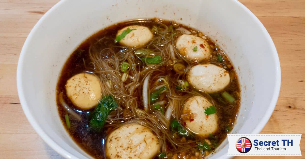 8. Kuay Teow Khae -Street Noodle Soup