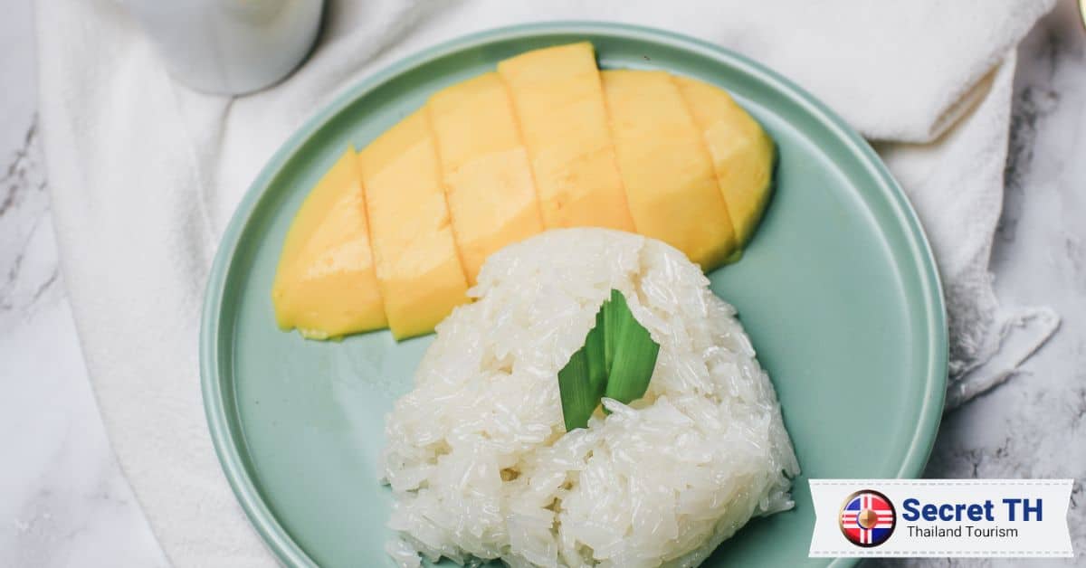 9. Khao Niew Ma Muang (Mango Sticky Rice)